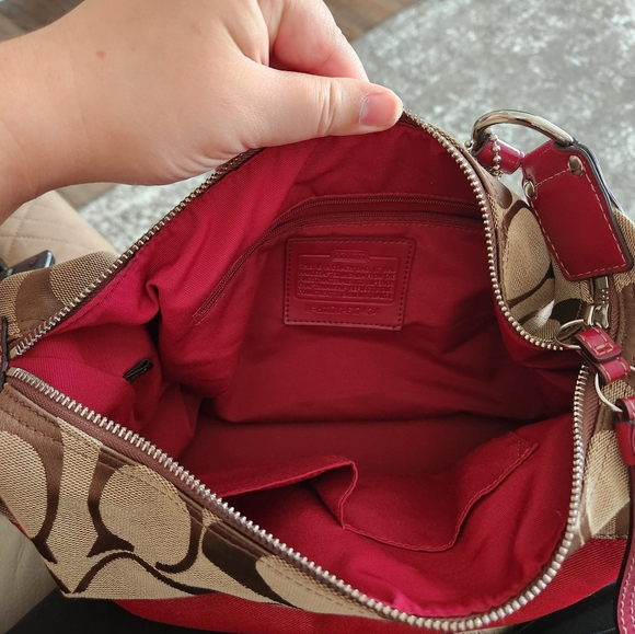 Brown/red Coach bag. Very clean. Lightly used. Includes matching wristlet. - Picture 5 of 7